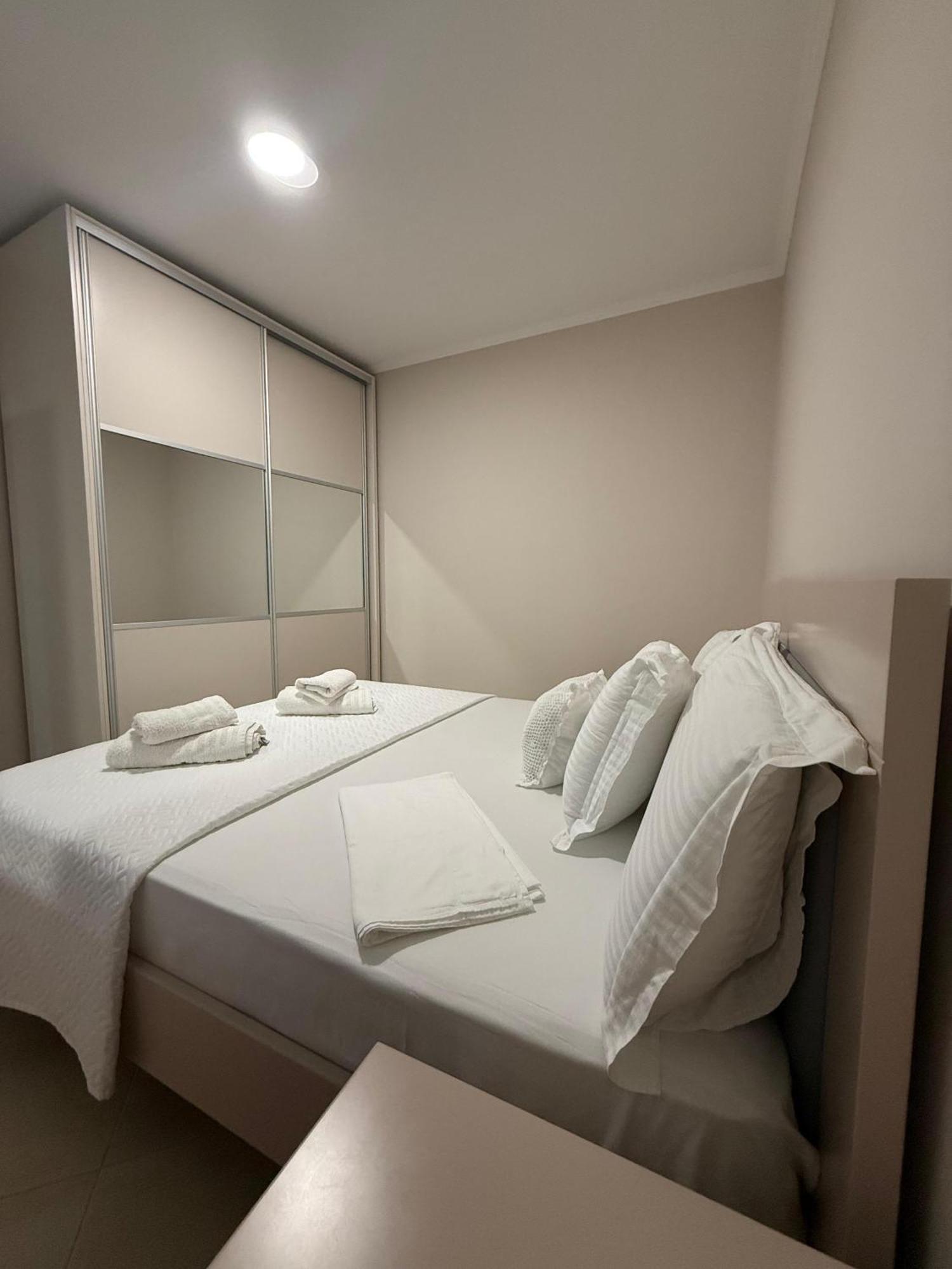 Eleana'S Apartament Саранда Екстер'єр фото