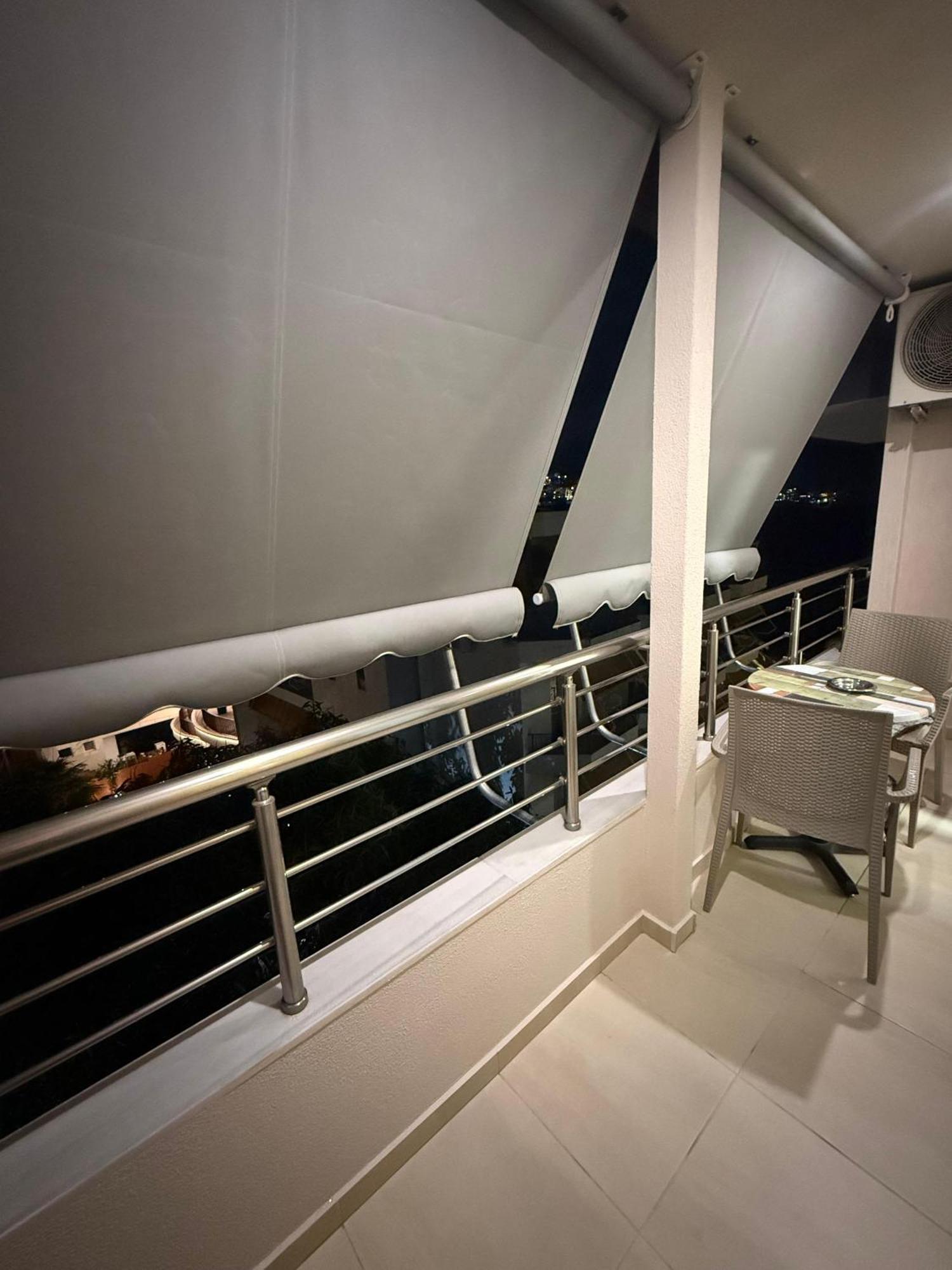 Eleana'S Apartament Саранда Екстер'єр фото