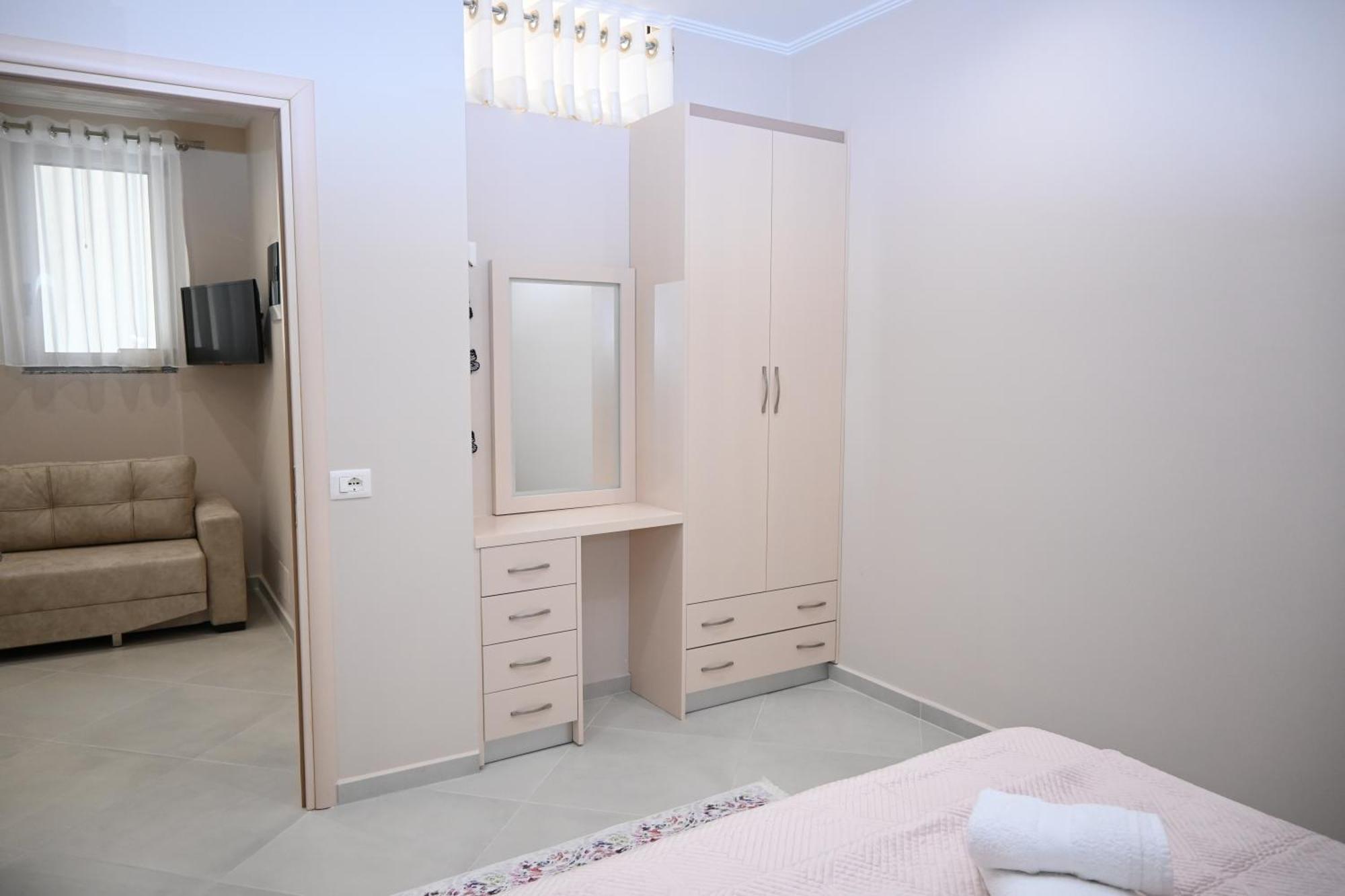 Eleana'S Apartament Саранда Екстер'єр фото